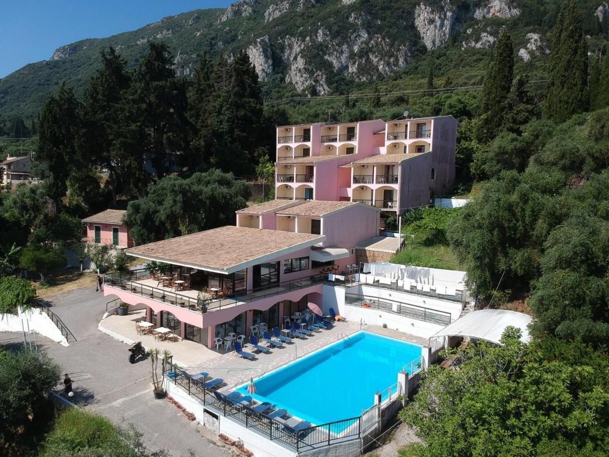 Siora Leni Benitses (Corfu)