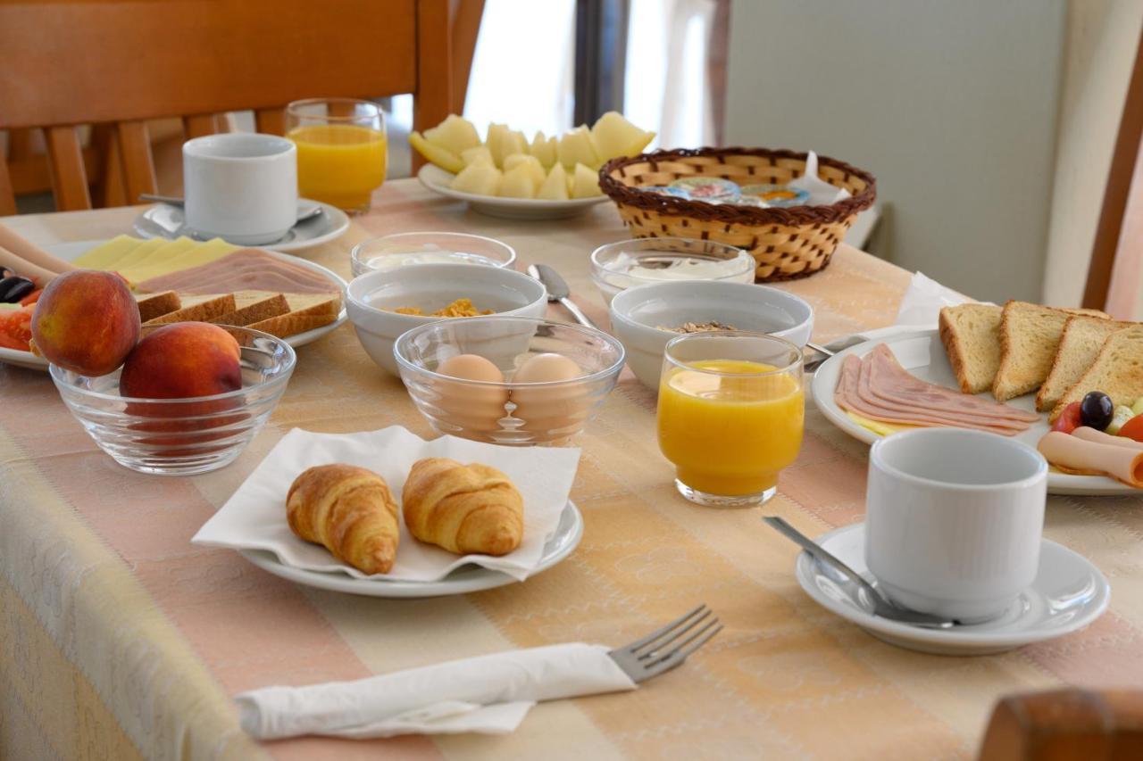 Siora Leni Hotel 2*